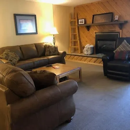 Downtown Chalet Close To Main St With Pool And Hot Tub